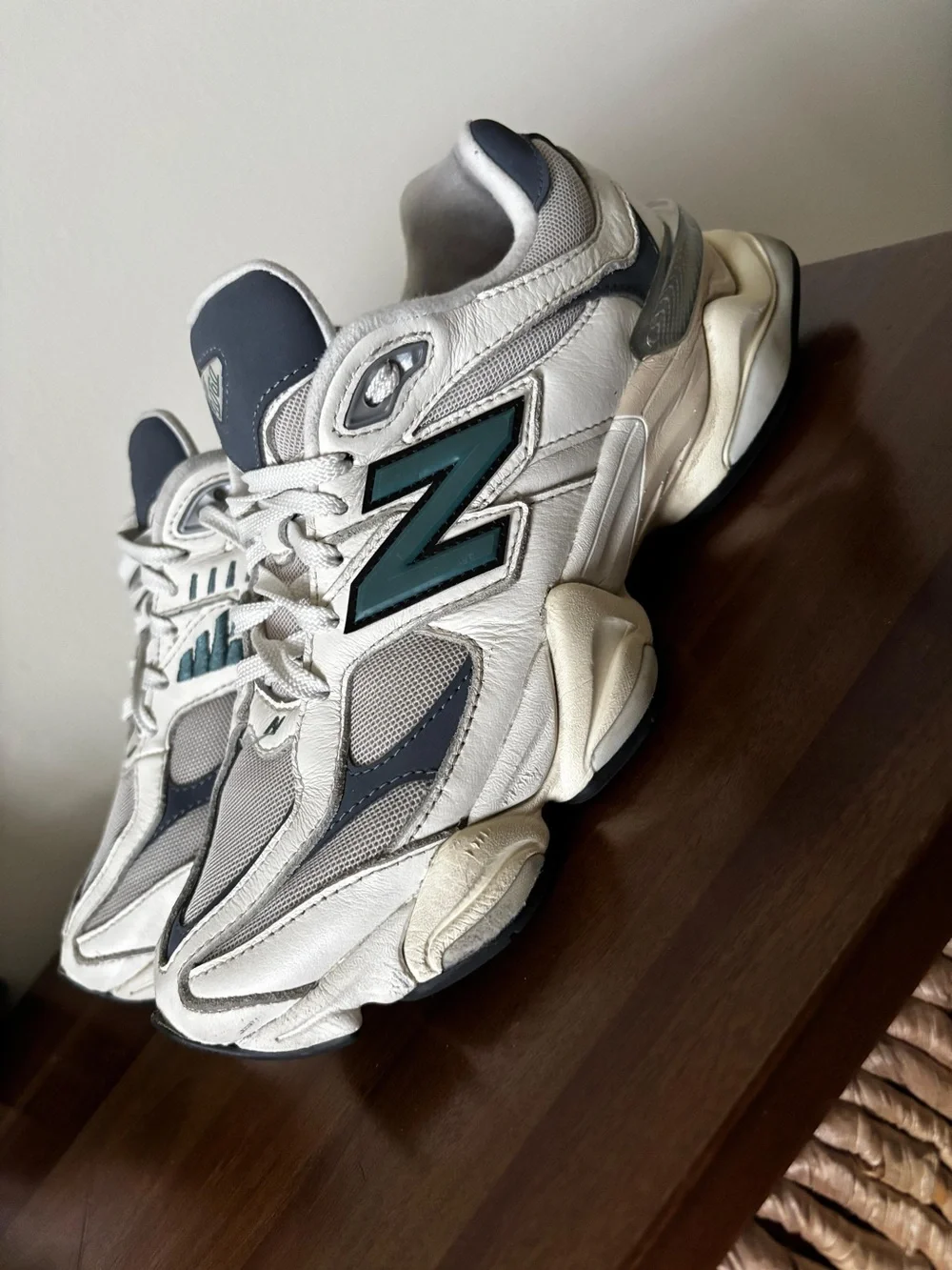 New Balance 990v2 White Gray Navy Athletic Sneakers - Picture 2 of 6